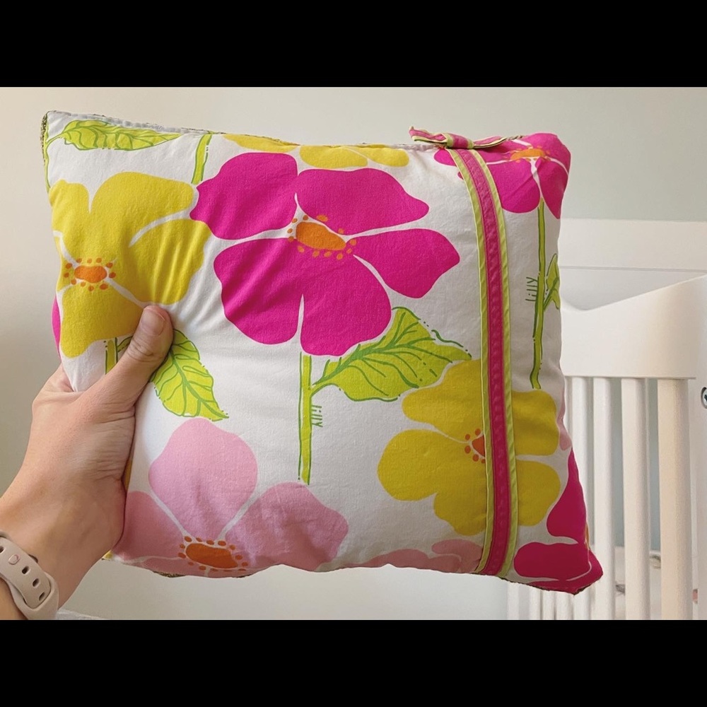 Lilly Pulitzer pillow - Picture 2 of 3